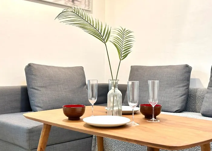 Spacious And Relaxing Duplex Hongik Stn 1min 아파트 *