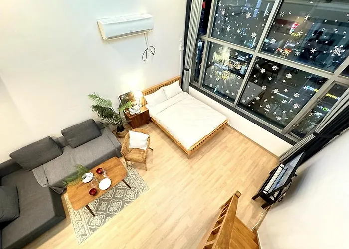 아파트 Spacious And Relaxing Duplex Hongik Stn 1min 서울특별시