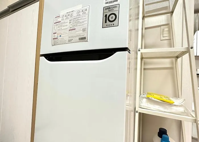 Spacious And Relaxing Duplex Hongik Stn 1min