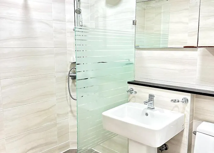 Spacious And Relaxing Duplex Hongik Stn 1min 아파트 *